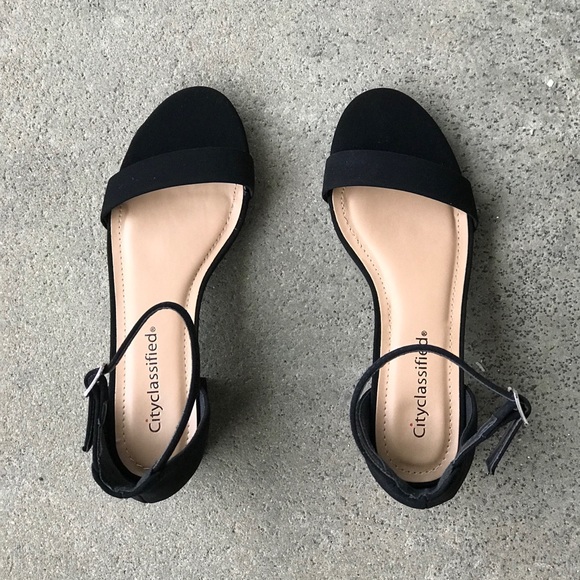 Best Seller Weekend Basic Black low heel ankle strap sandal Nu Shuz Key West - Picture 3 of 8